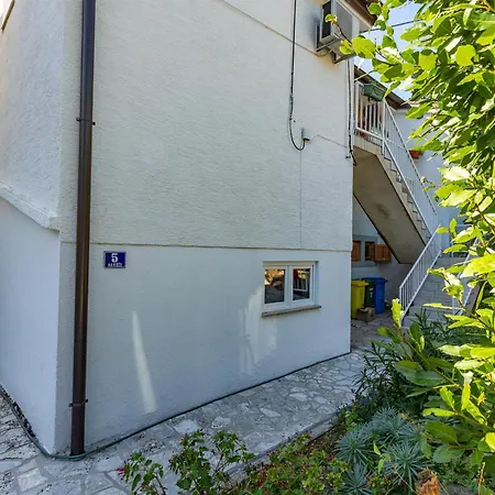 Apartment Seneca Jadranovo